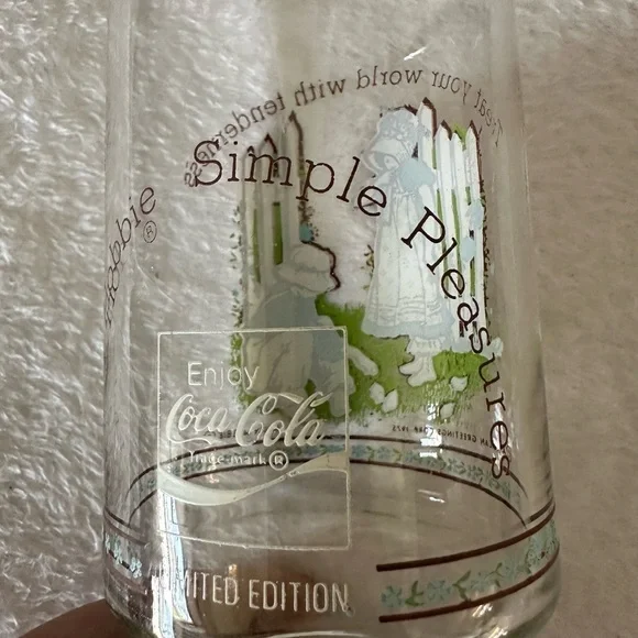 Holly Hobby Vintage 1975 Coca Cola Glass - Picture 3 of 6